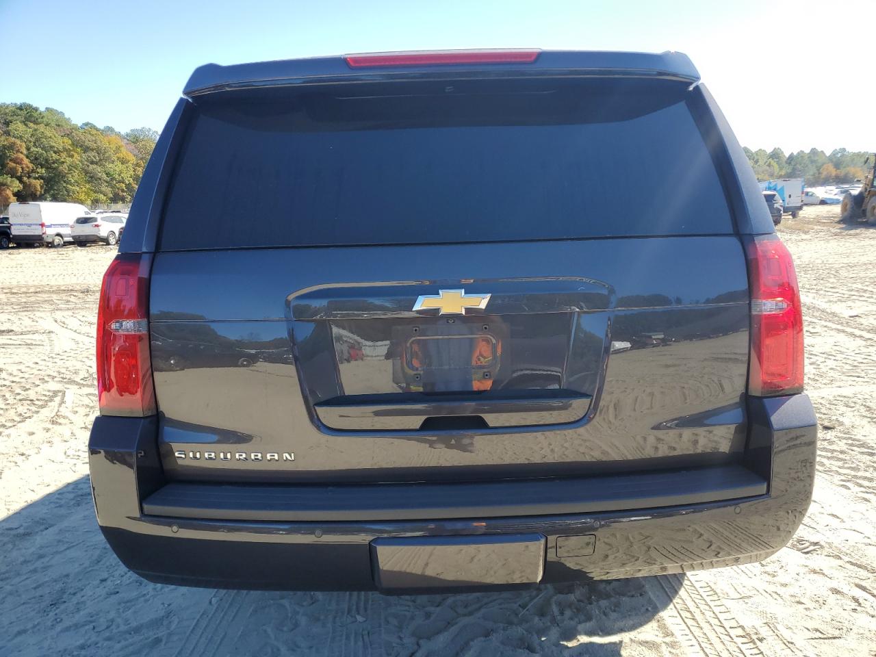 2016 Chevrolet Suburban - Image 6