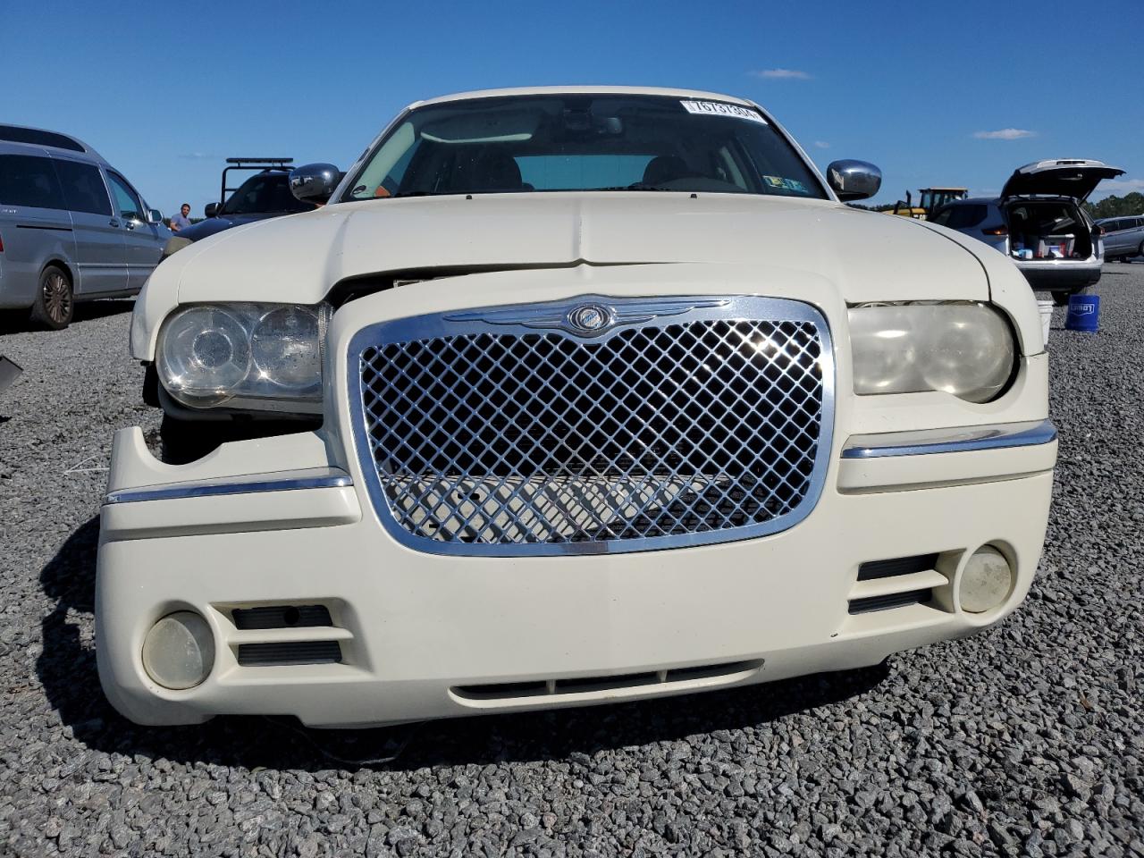2009 Chrysler 300 - Image 5
