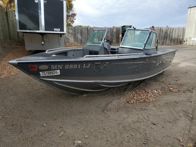2016 LUND BOAT