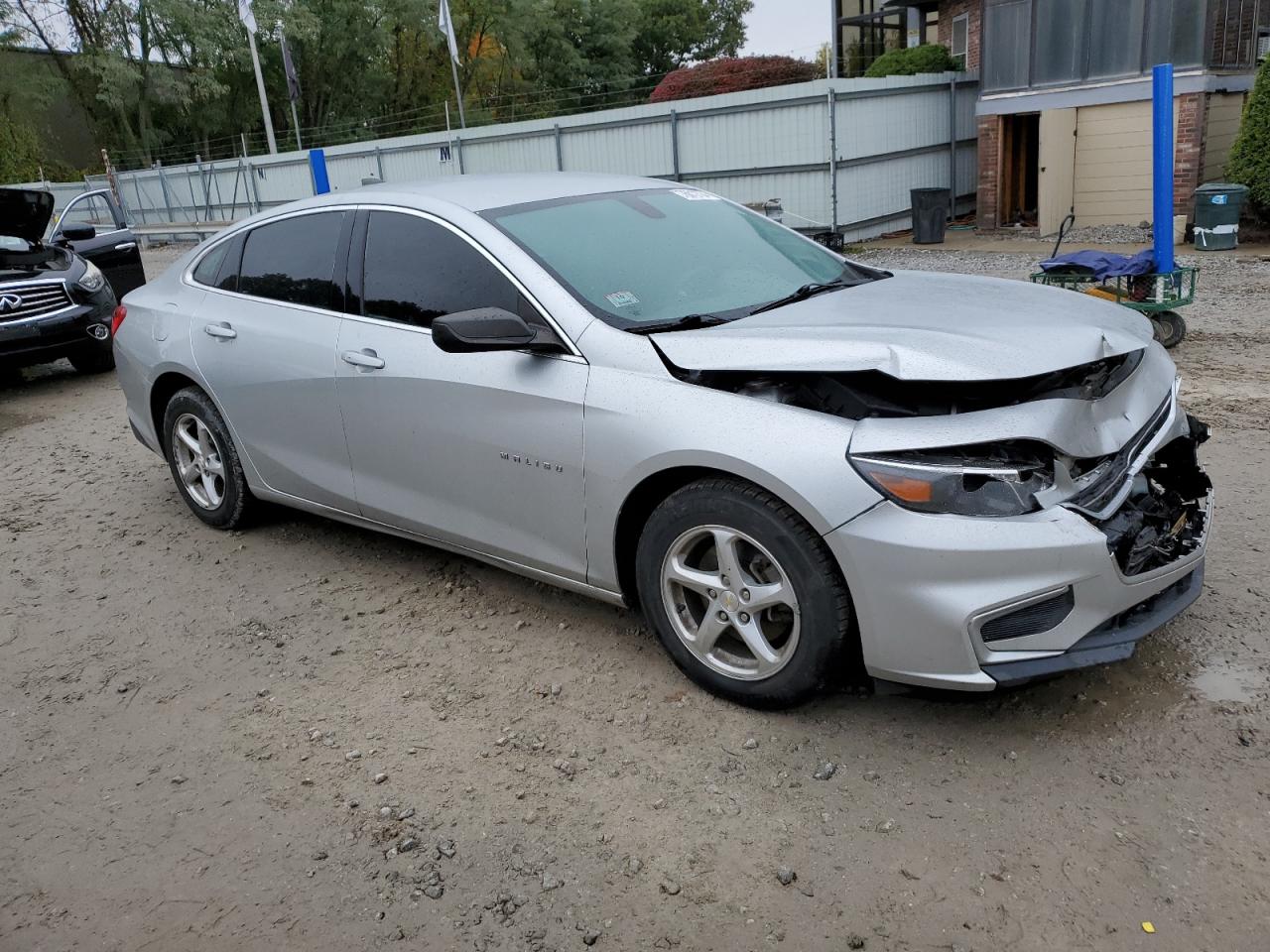 VIN 1G1ZC5ST3JF286386 2018 CHEVROLET MALIBU no.4