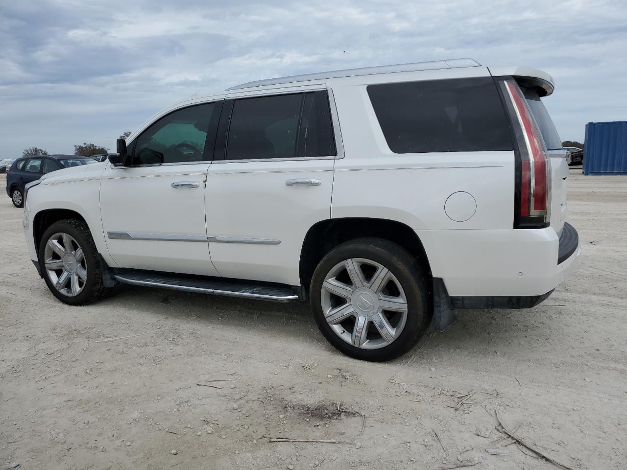 2019 Cadillac Escalade - Image 2