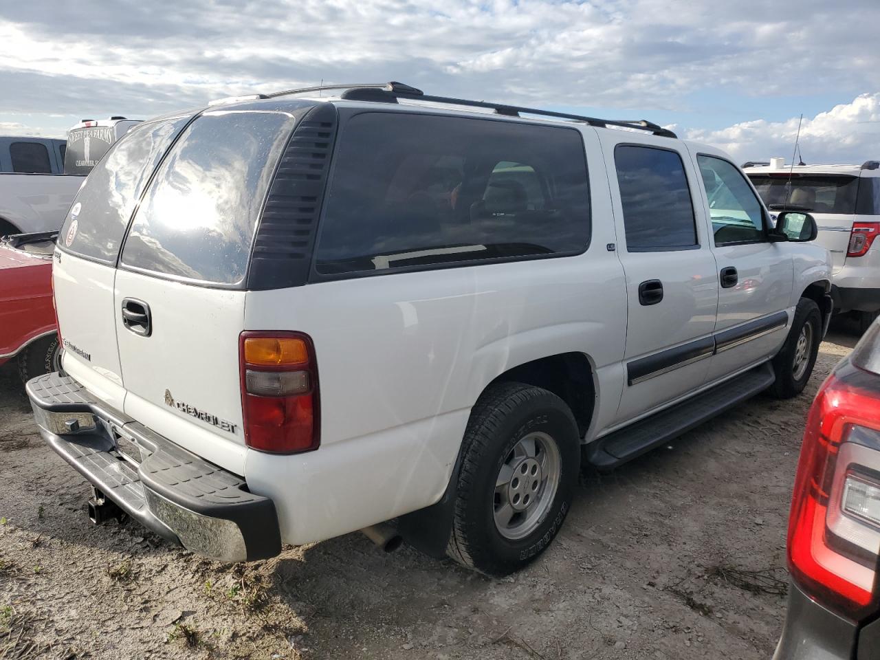2001 Chevrolet Suburban - Image 3