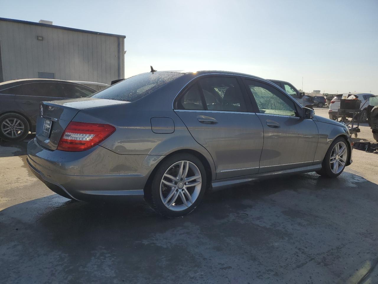 VIN WDDGF4HB2ER316986 2014 MERCEDES-BENZ C-CLASS no.3