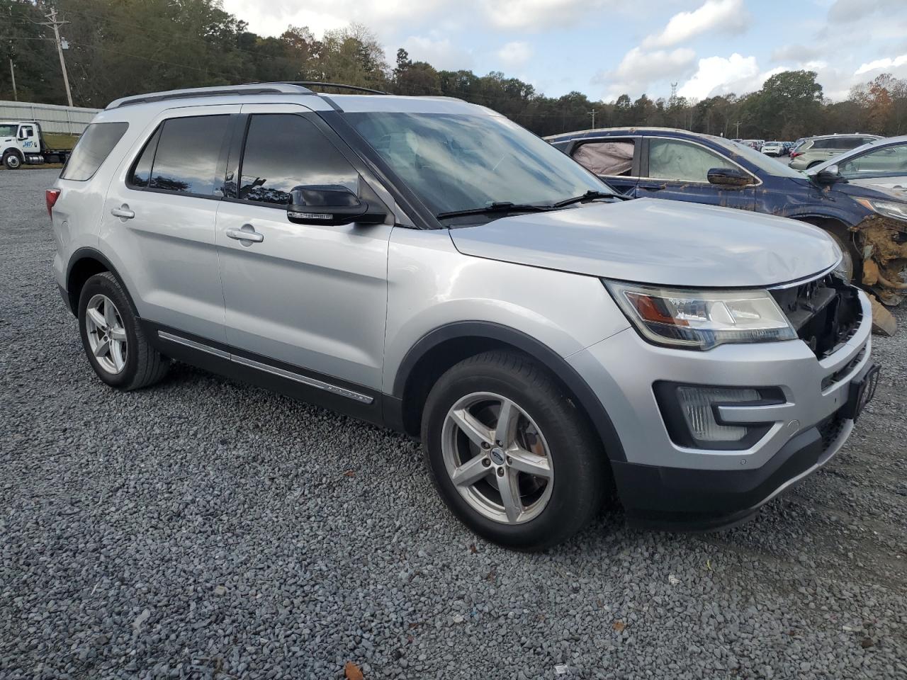 2017 Ford Explorer - Image 4