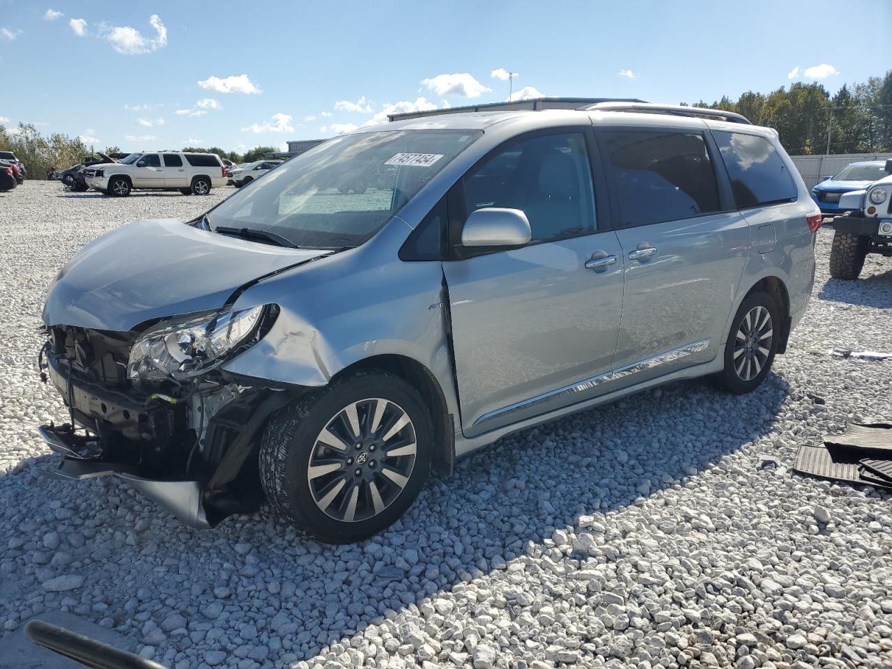 2020 Toyota Sienna - Image 1