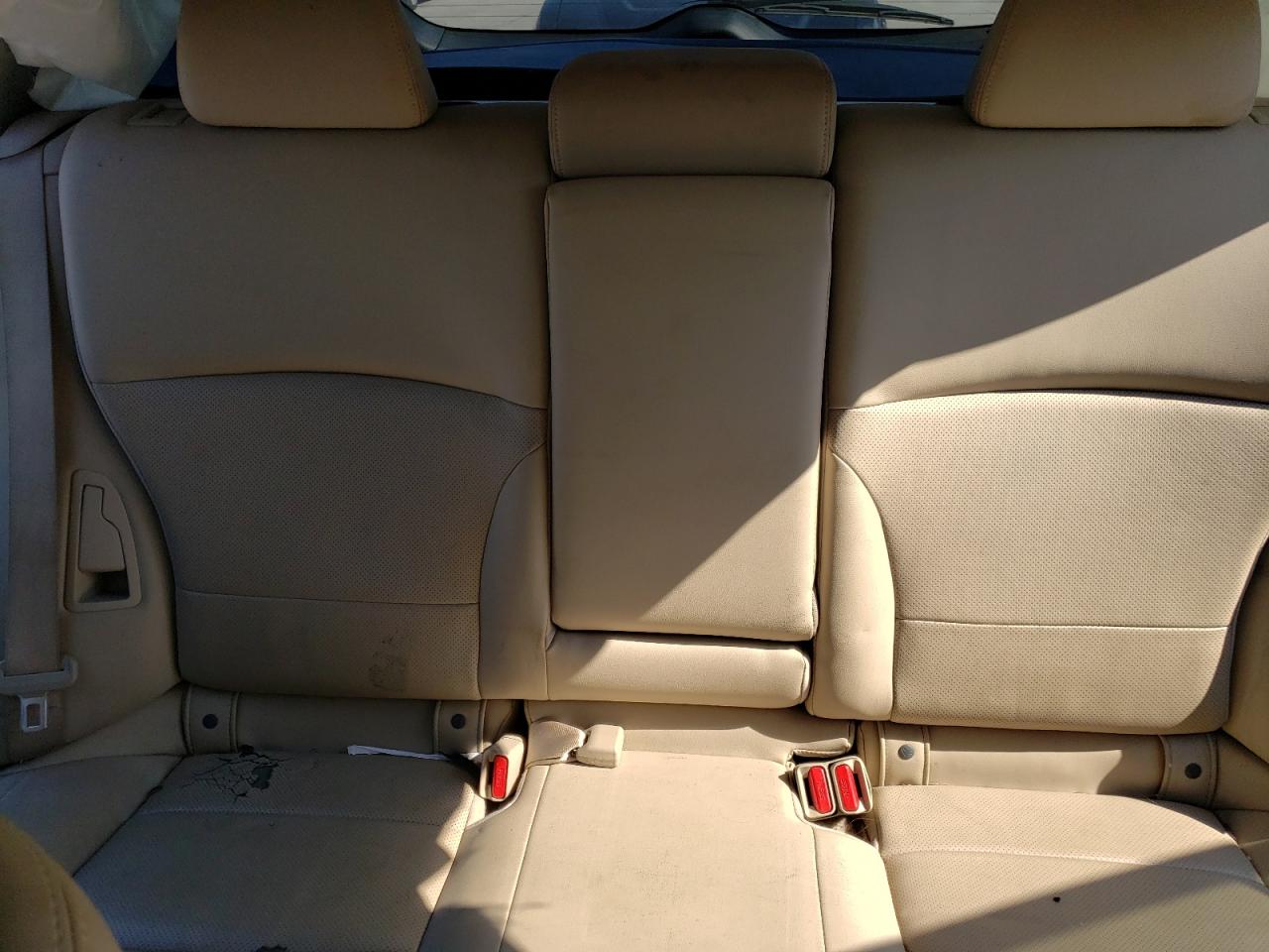 2015 Subaru Outback - Image 10