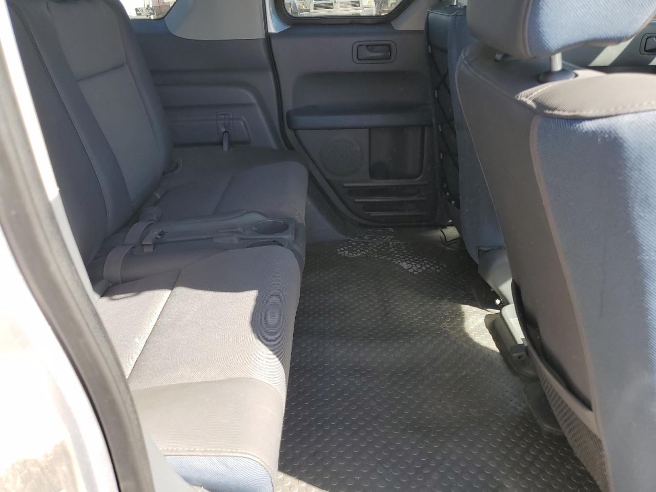 2004 Honda Element - Image 11