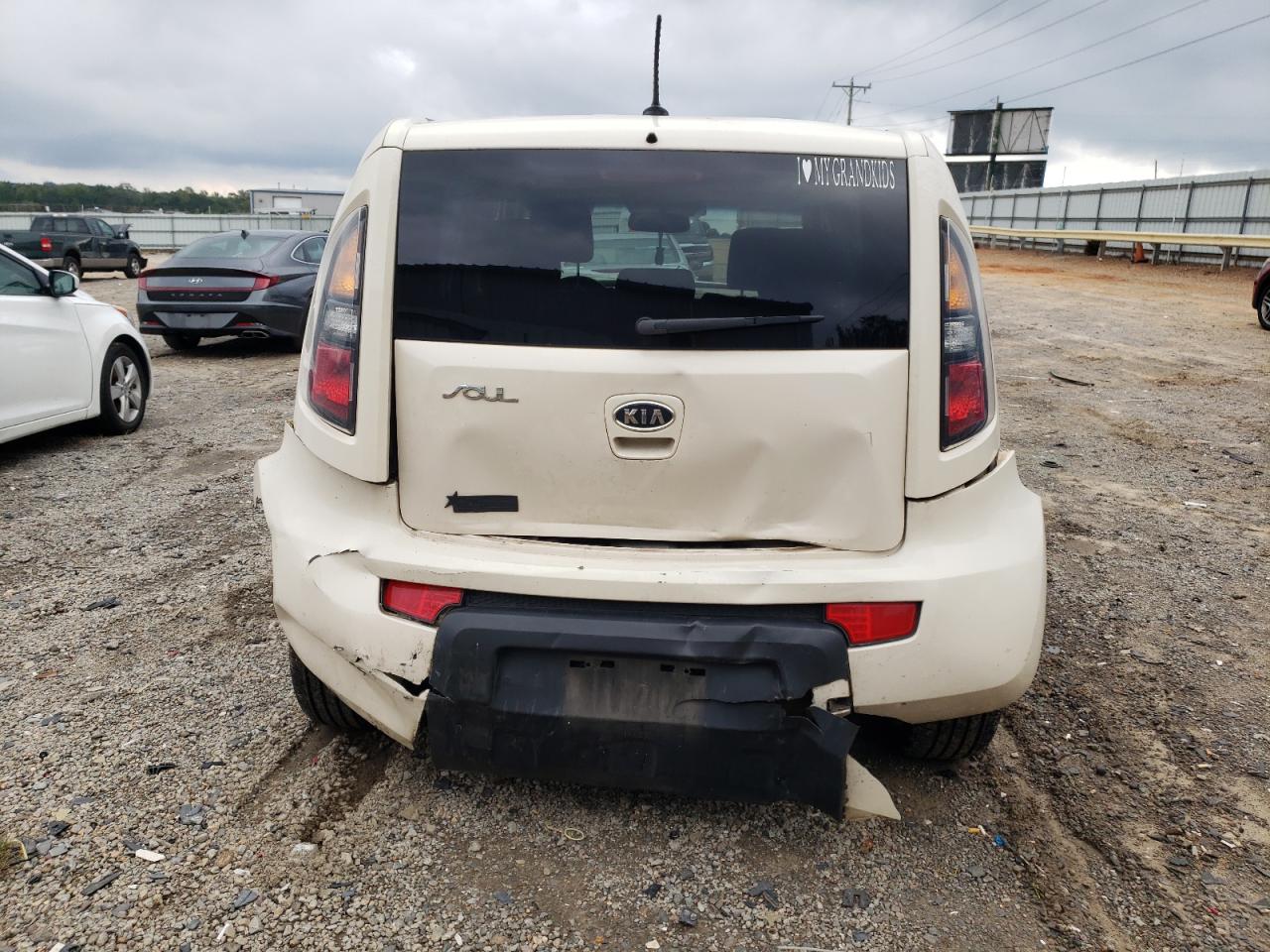 2011 Kia Soul + VIN: KNDJT2A21B7713183 Lot: 73892554