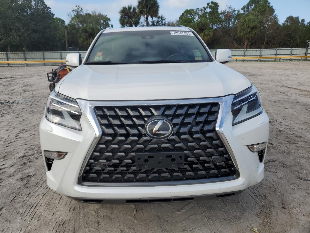 2021 Lexus GX - Image 5