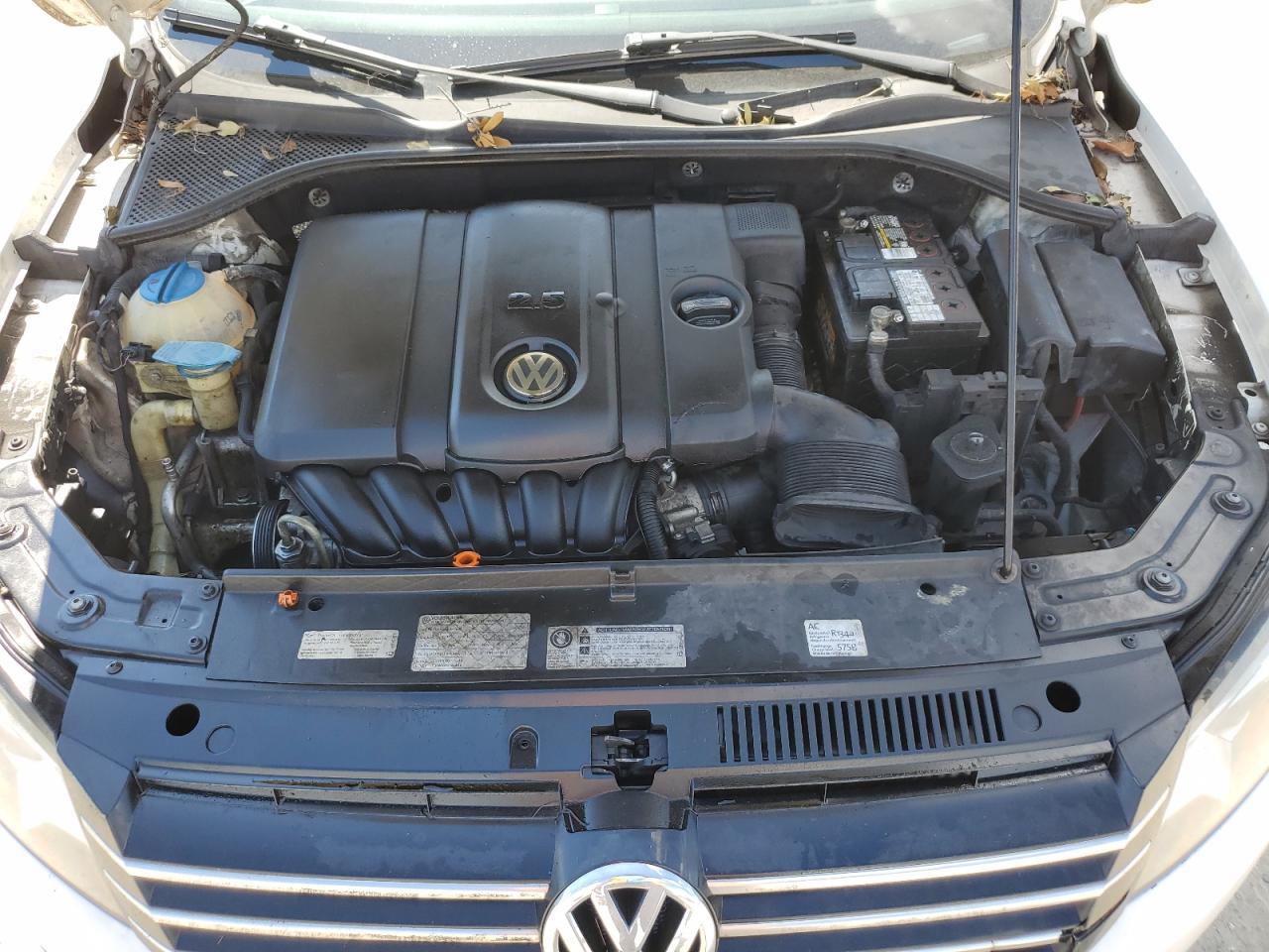 1VWBH7A36CC013774 2012 Volkswagen Passat Se