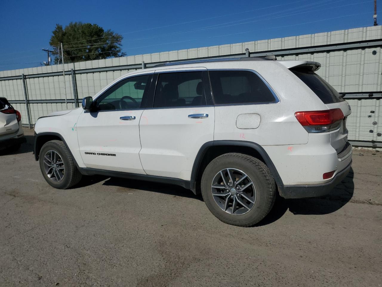 2017 Jeep Grand Cherokee - Image 2