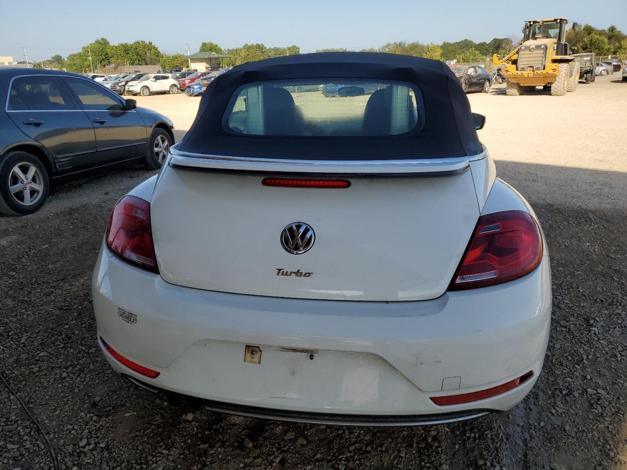 2018 Volkswagen Beetle S VIN: 3VW5DAAT9JM512117 Lot: 75682184