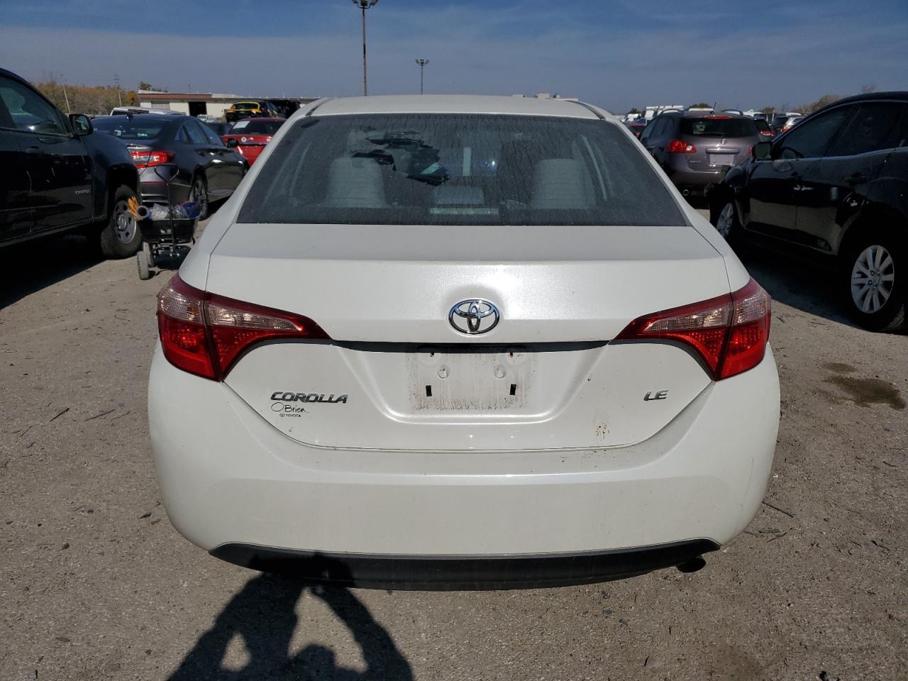 VIN 5YFBURHE5HP605327 2017 TOYOTA COROLLA no.6