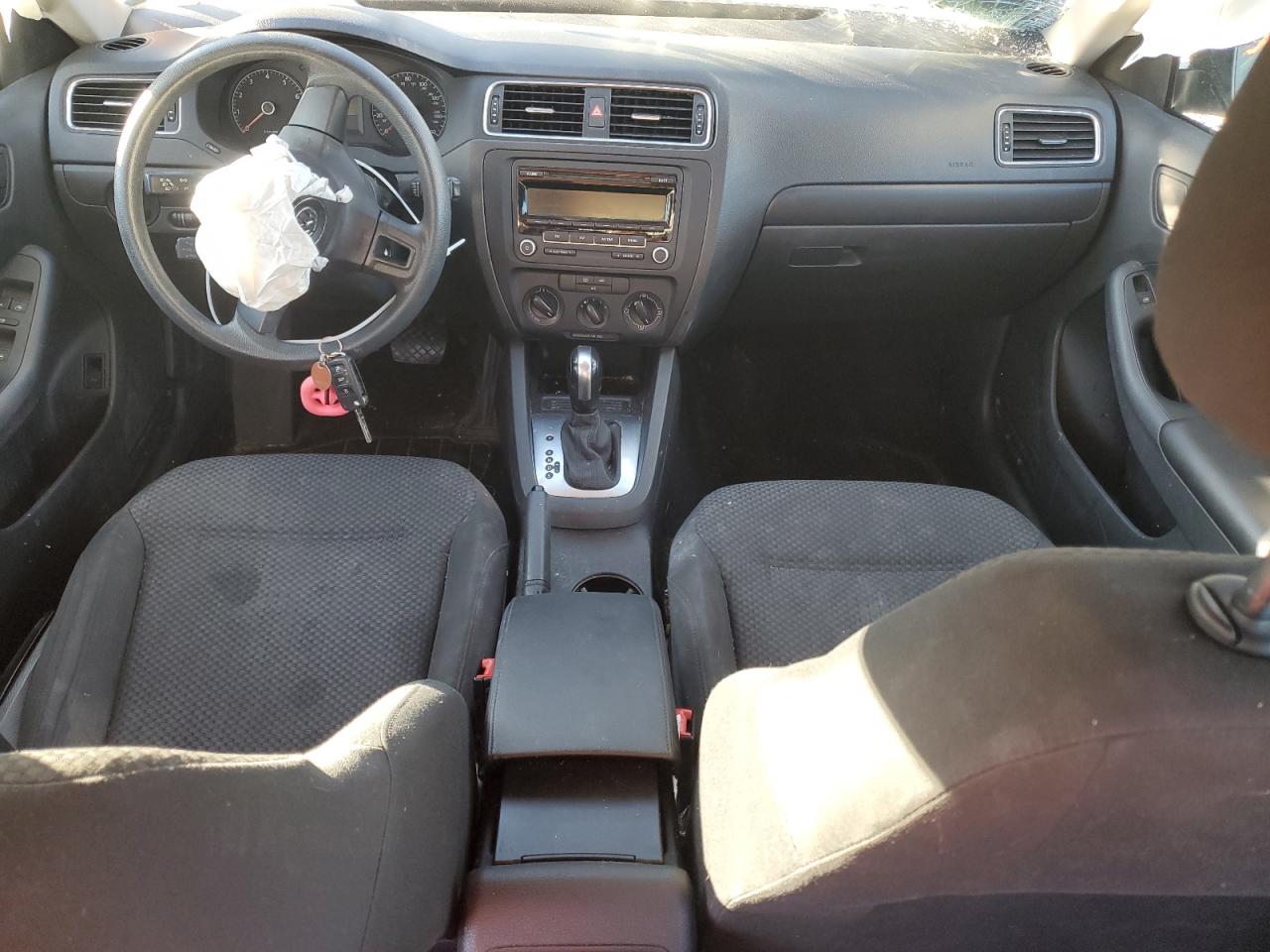2014 Volkswagen Jetta - Image 15