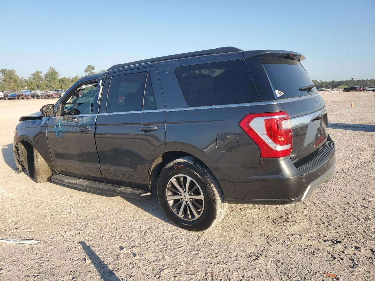 1FMJU1HT9MEA16165 2021 FORD EXPEDITION - Image 2