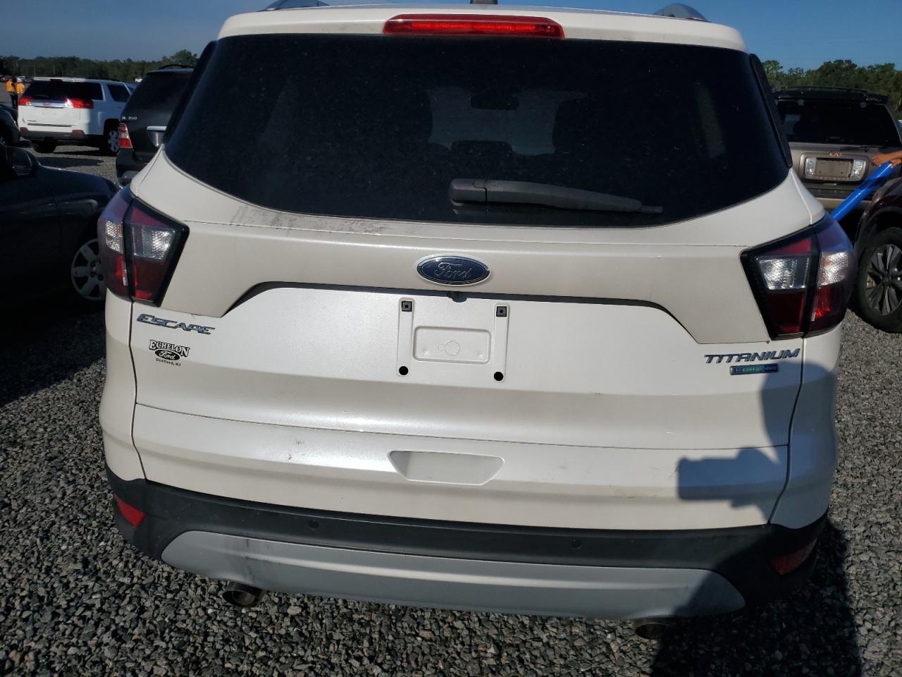 1FMCU9J90JUC54249 2018 Ford Escape Titanium