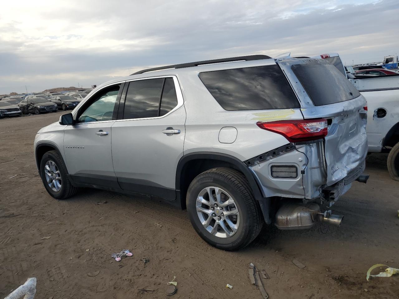 2021 Chevrolet Traverse - Image 2