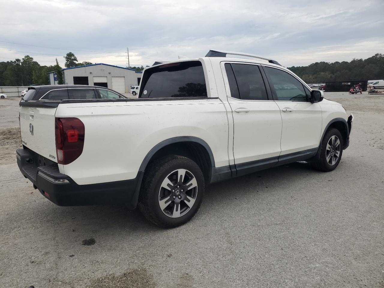 5FPYK3F57HB011387 2017 Honda Ridgeline Rtl