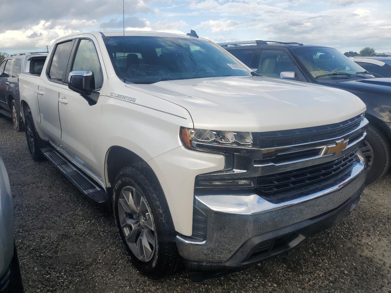 2019 Chevrolet Silverado - Image 4