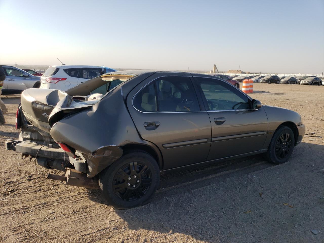 2001 Nissan Altima - Image 3