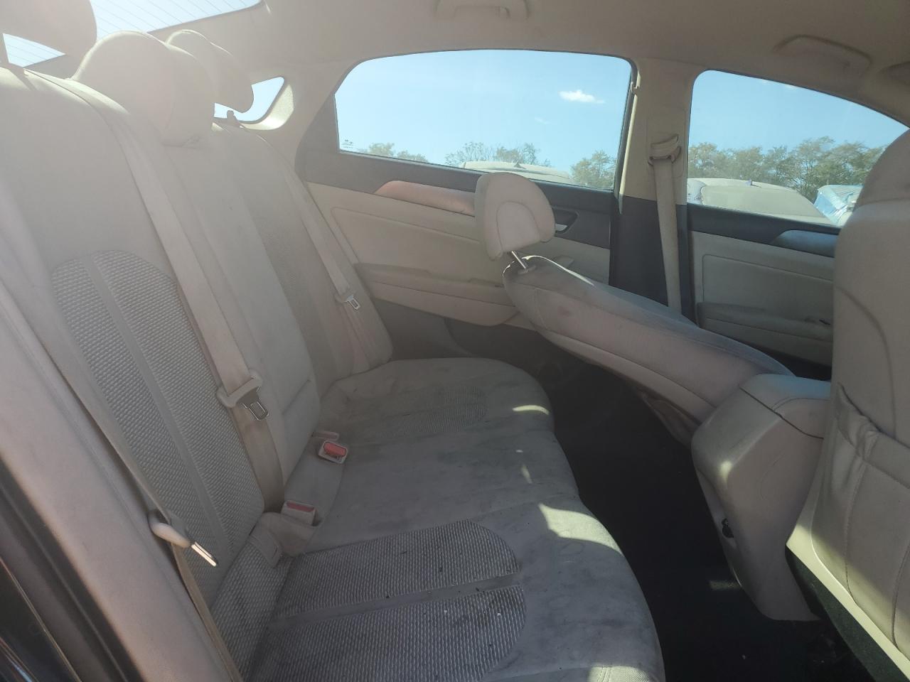 2016 Hyundai Sonata - Image 10