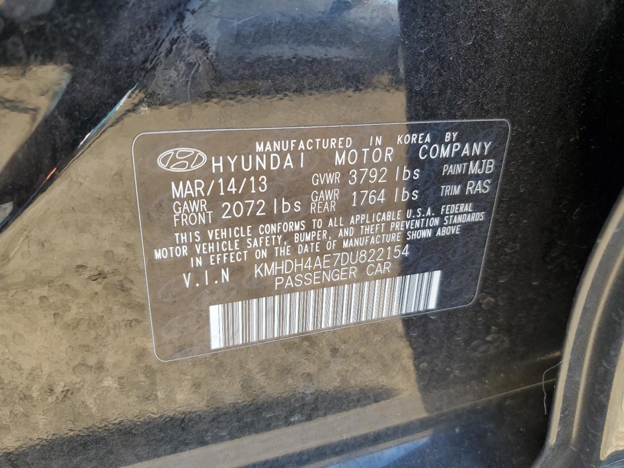 2013 Hyundai Elantra - Image 12