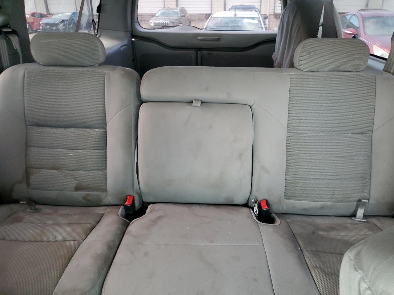 2005 Ford Excursion - Image 10
