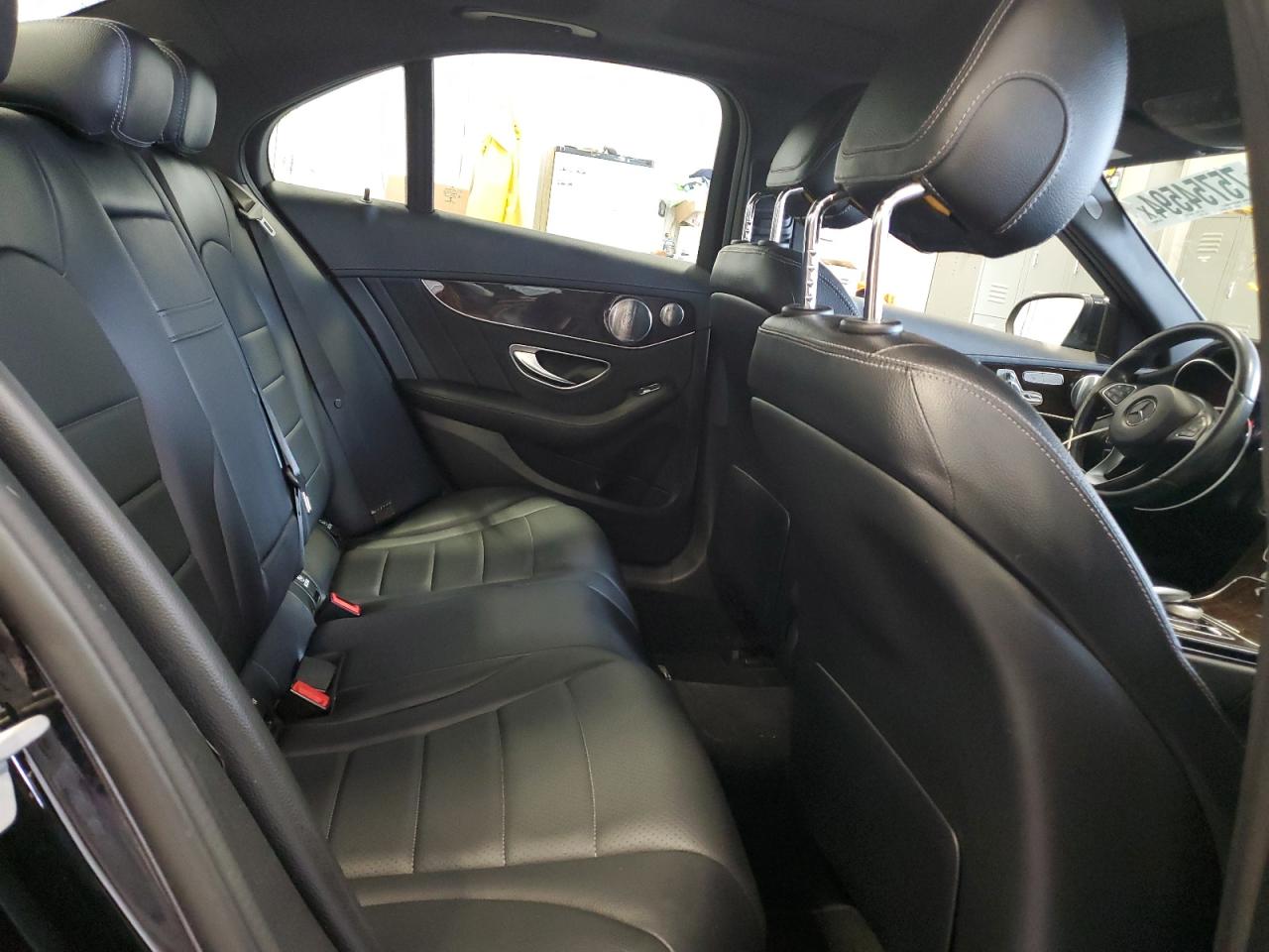 2016 Mercedes-Benz C 300 4Matic VIN: 55SWF4KB7GU152561 Lot: 75754594