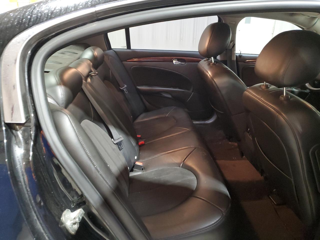 2010 Buick Lucerne - Image 10