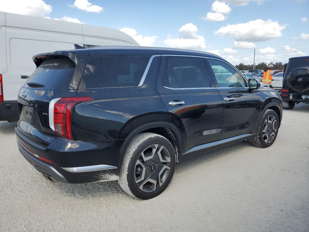 2024 Hyundai Palisade - Image 3