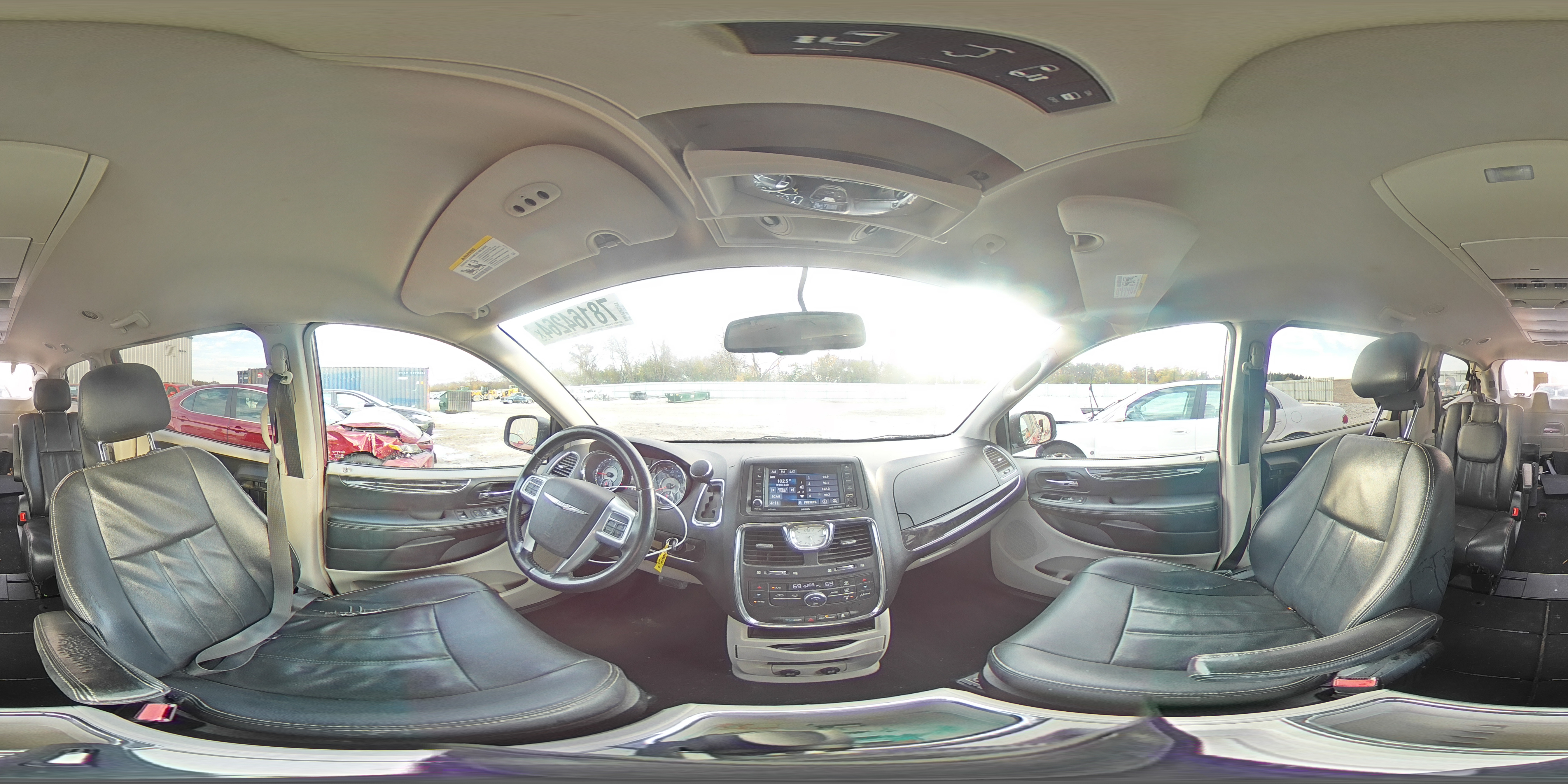 2013 Chrysler Town & Country - Image 15