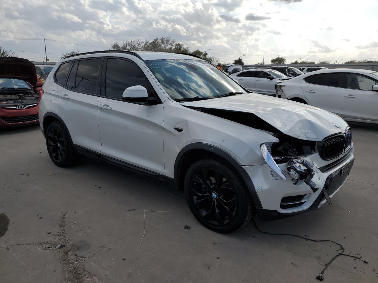 VIN 5UXWX7C57G0K35977 2016 BMW X3 no.4