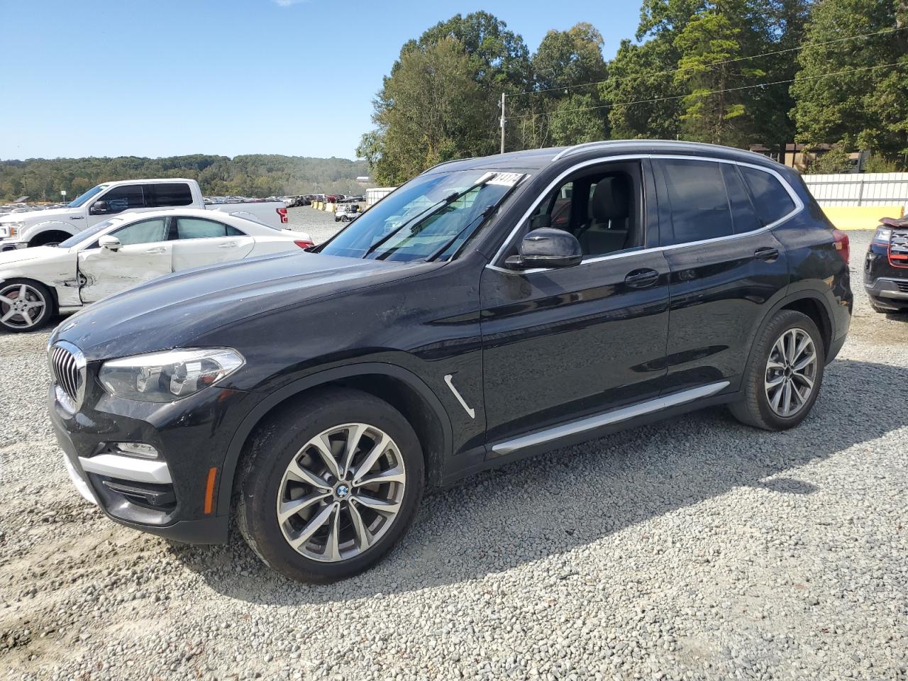 VIN 5UXTR9C51KLE11831 2019 BMW X3 no.1