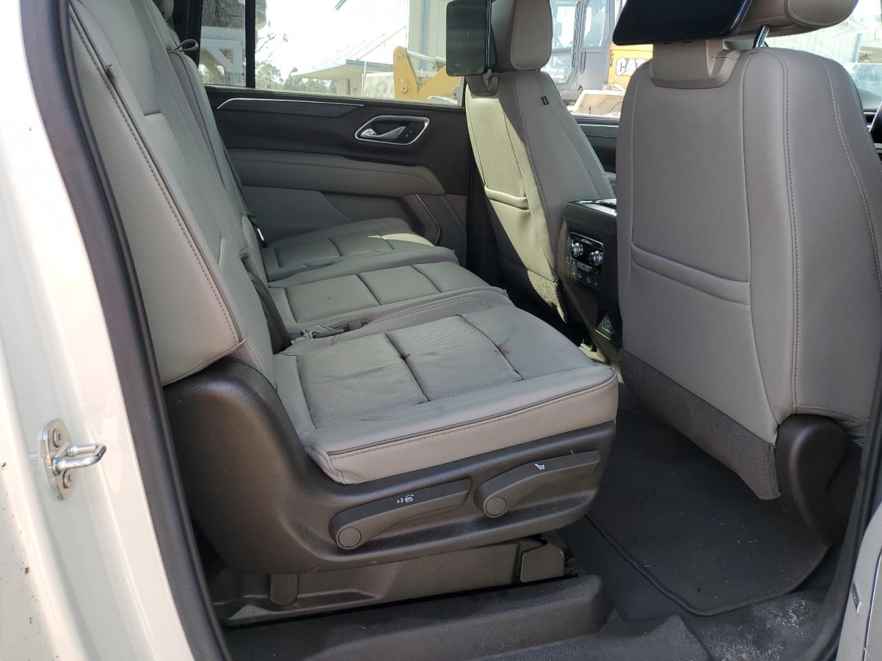 2021 GMC Yukon - Image 11