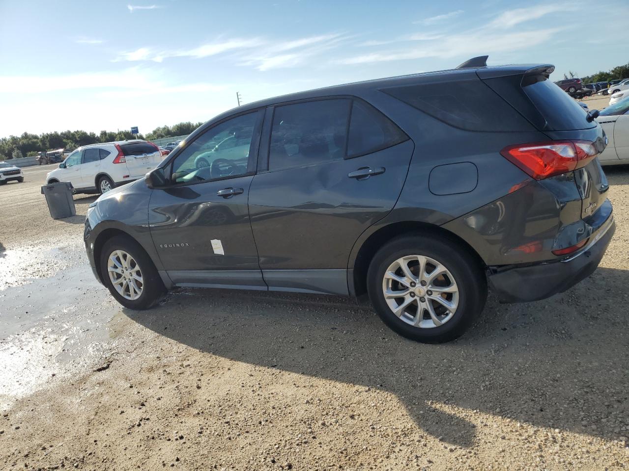 2018 Chevrolet Equinox - Image 2