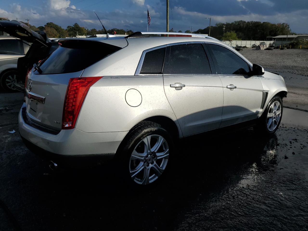 VIN 3GYFNDE3XDS594434 2013 CADILLAC SRX no.3