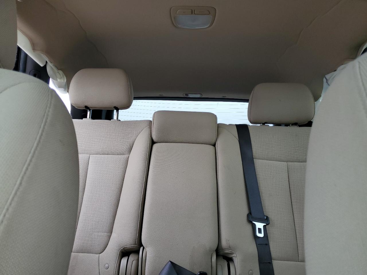 2011 Hyundai Santa Fe - Image 10