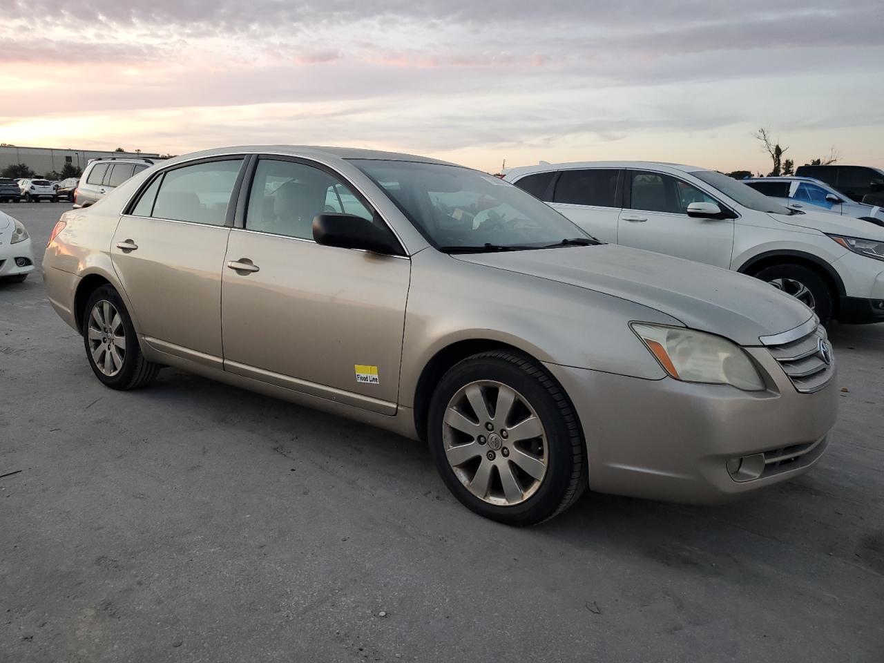 2007 Toyota Avalon - Image 4