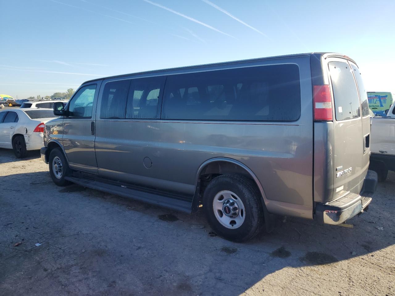 2012 GMC Savana - Image 2