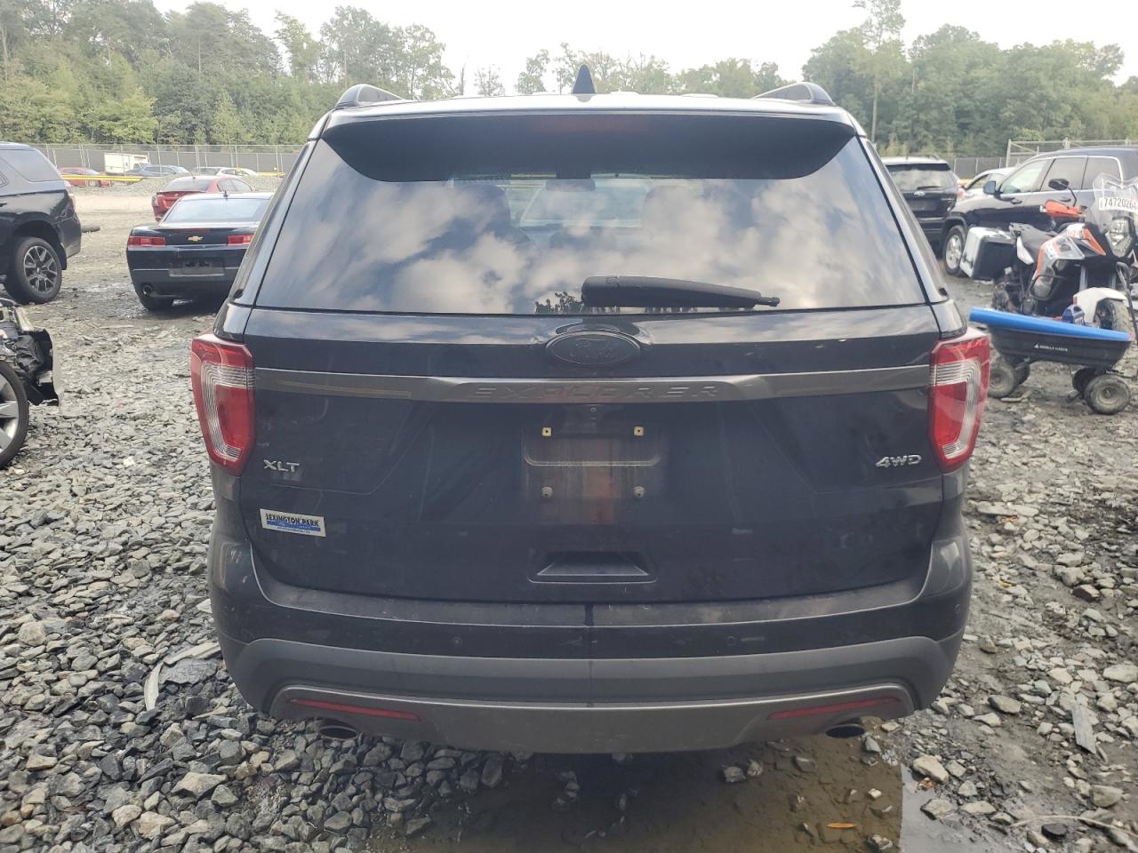 1FM5K8D83HGB58104 2017 Ford Explorer Xlt