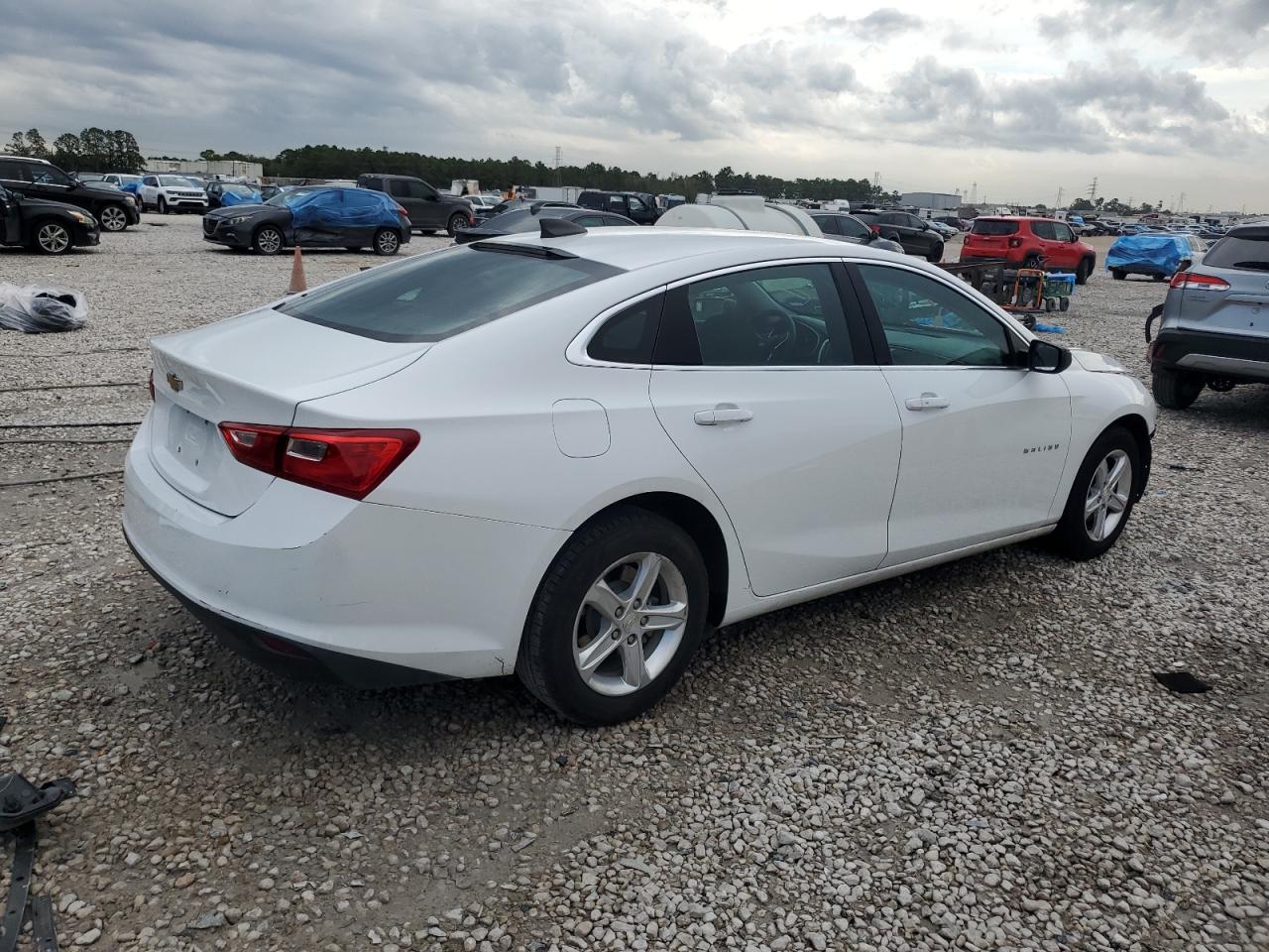 2019 Chevrolet Malibu - Image 3