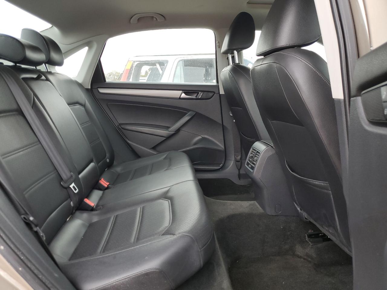 2015 Volkswagen Passat Se VIN: 1VWBV7A34FC032501 Lot: 76593324