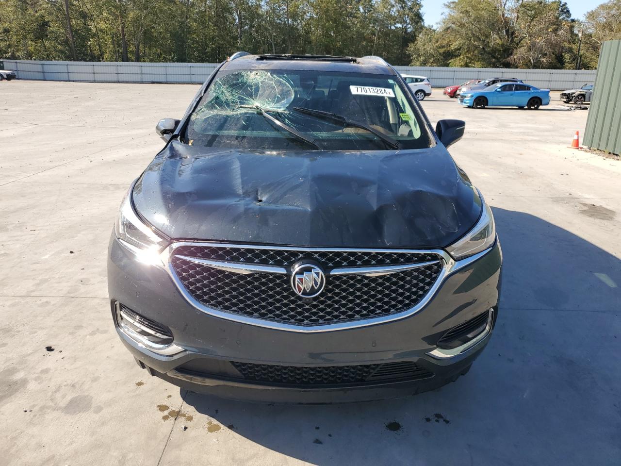 VIN 5GAEVCKWXJJ155209 2018 BUICK ENCLAVE no.5