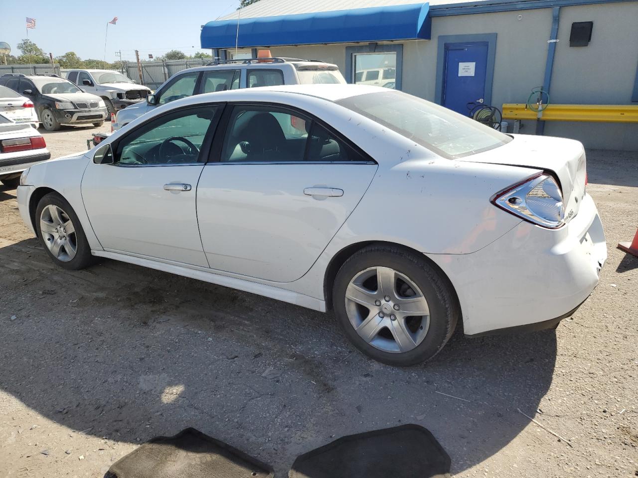 2010 Pontiac G6 - Image 2