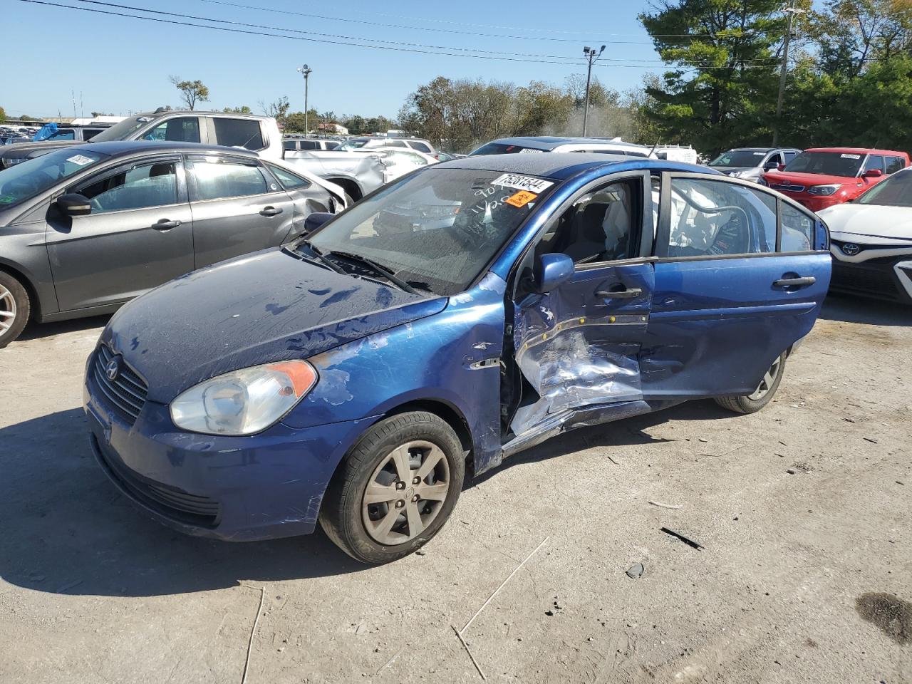 2010 Hyundai Accent Gls na sprzedaż w Lexington, KY - Side