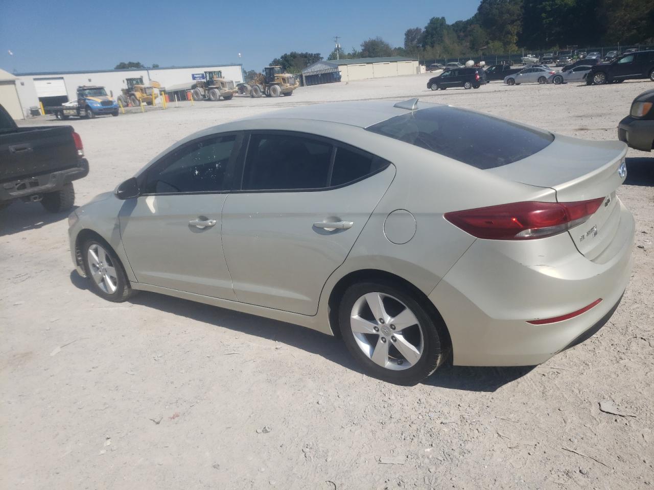 5NPD74LF8HH111575 2017 HYUNDAI ELANTRA - Image 2