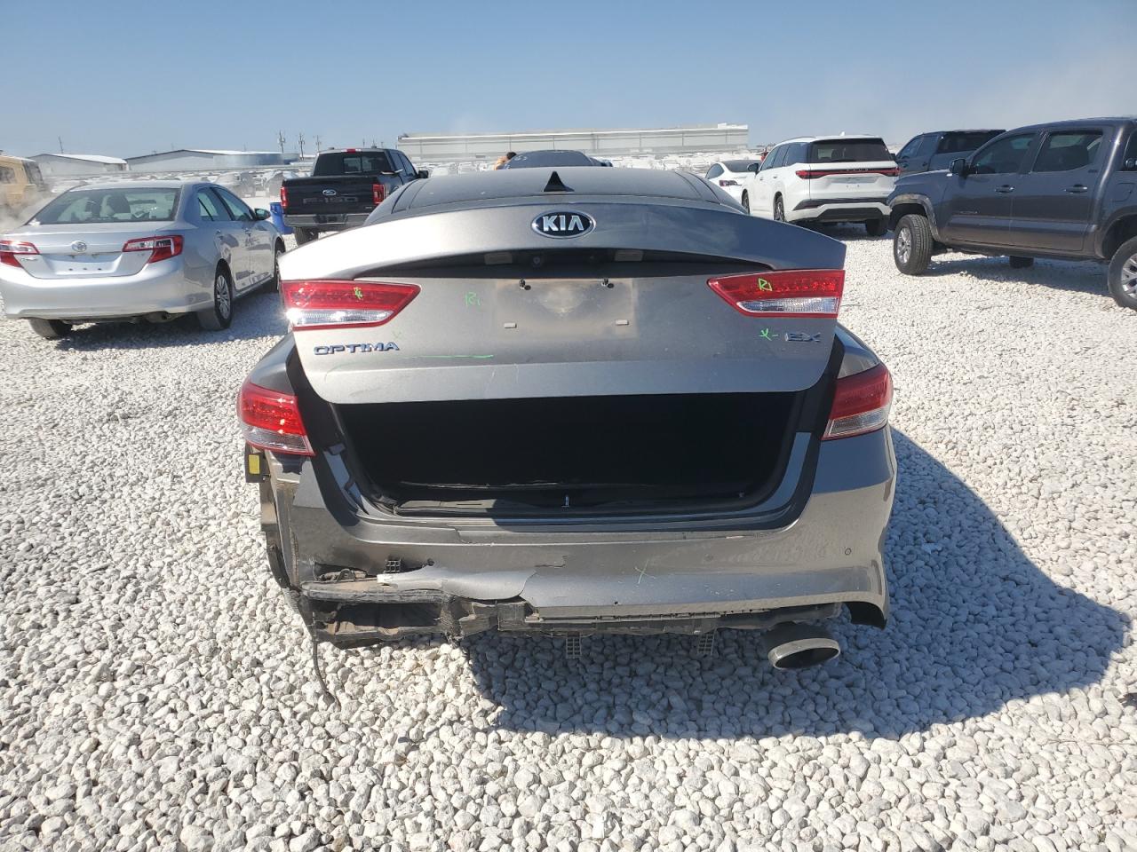 5XXGU4L32JG184079 2018 Kia Optima Ex