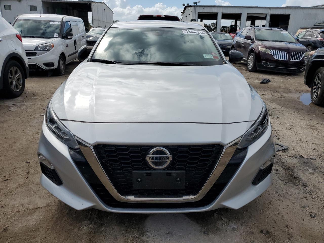 2020 Nissan Altima - Image 5