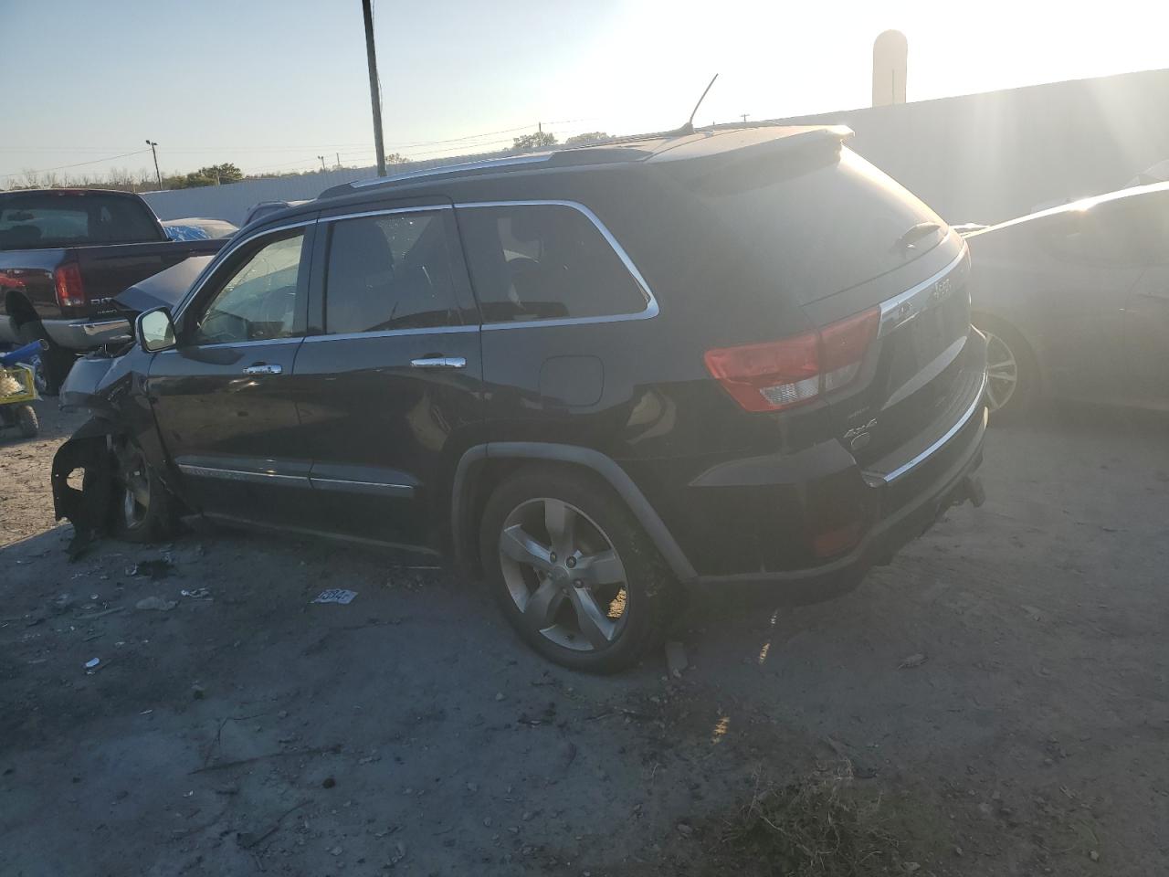 2011 Jeep Grand Cherokee - Image 2