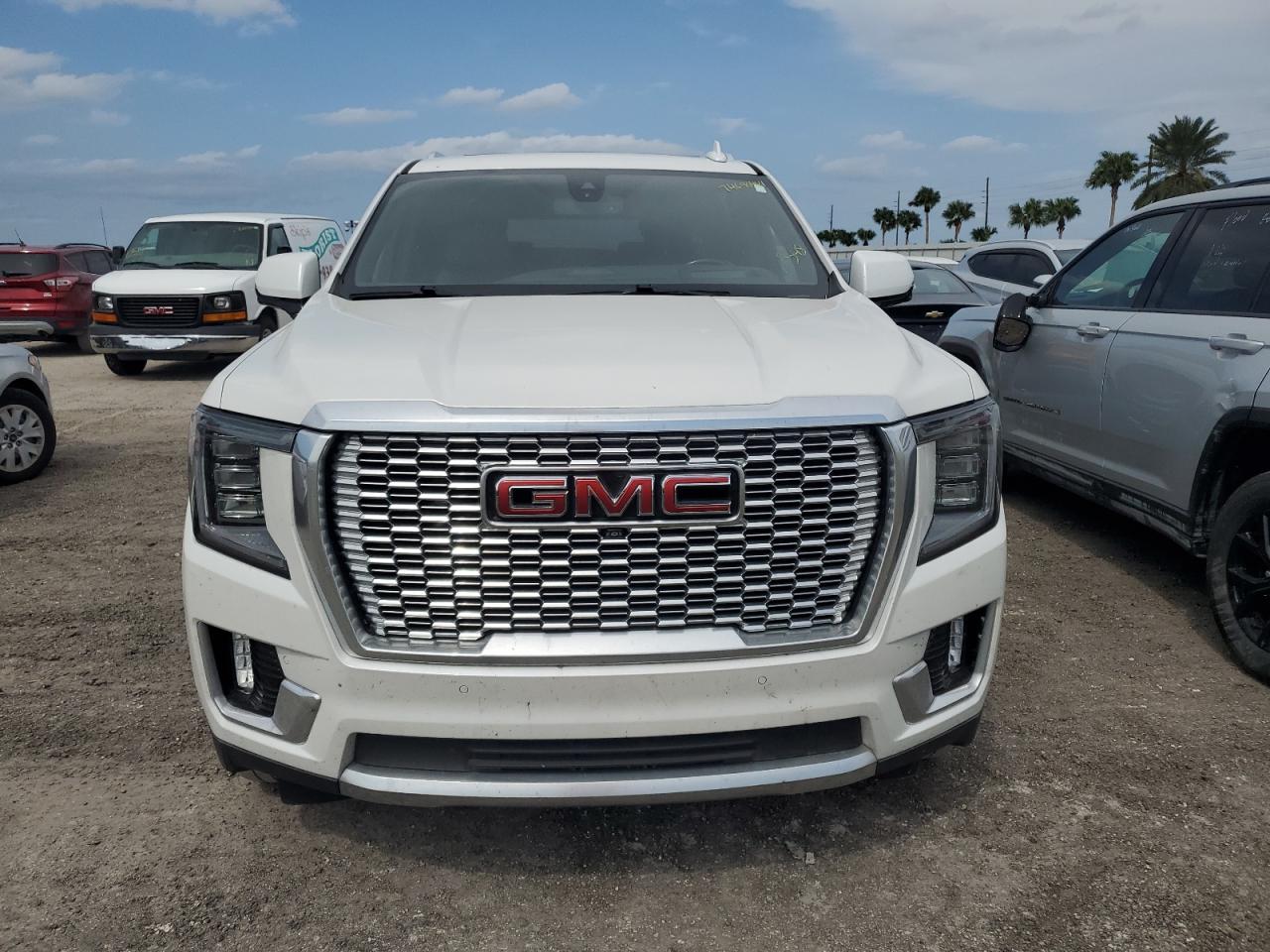 1GKS1JKL4NR132740 2022 GMC Yukon Xl Denali